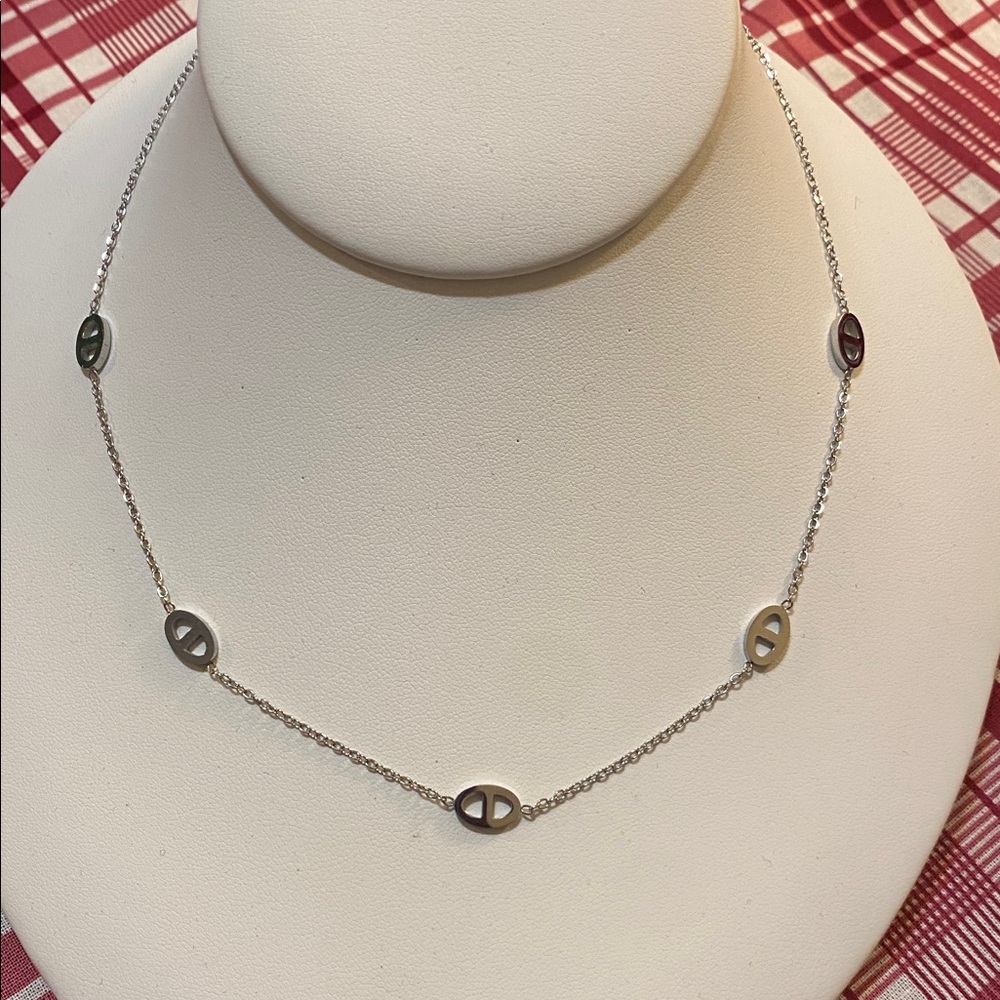 Elegant Silver Necklace with Oval Accents